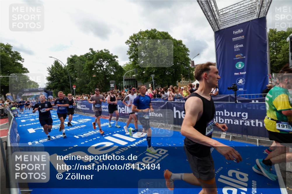 29.06.2025 - hella hamburg halbmarathon Zöllner http://msf.ph/oto/8413494 29.06.2025 10:47:42 Ziel 1320, 1696, 2284, 2708, 5889, 6009, 7962, 8927, 10969, 10988, 11283, 13948, 14618, 14619, 15451, 15478, 16205, 18104, 18970, 19181 meine-sportfotos.de