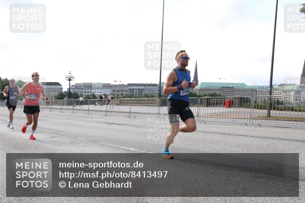 29.06.2025 - hella hamburg halbmarathon Lena Gebhardt http://msf.ph/oto/8413497 29.06.2025 09:39:52 Lombardsbrücke 3720, 16120, 2144, 51, 53, 2144, 2659, 3720, 6380, 6699, 11342, 11678, 13016, 14717, 14932, 14933, 15166, 16120, 16548, 17402, 18694, 18848, 19108 meine-sportfotos.de