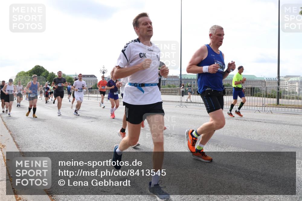 29.06.2025 - hella hamburg halbmarathon Lena Gebhardt http://msf.ph/oto/8413545 29.06.2025 10:17:21 Lombardsbrücke 14199, 1298, 111, 1525, 466, 1083, 1137, 1204, 1298, 1331, 1348, 1356, 1477, 1553, 2225, 2259, 2305, 2860, 2908, 3210, 3464, 3466, 3622, 3802, 3803, 4194, 4218, 4852, 5023, 5390, 5929, 5930, 5995, 6126, 6128, 6254, 6336, 6352, 6520, 6522, 6786, 7011, 7114, 7115, 7257, 7291, 7345, 7360, 7376, 7410, 7445, 7566, 7647, 7844, 7924, 7928, 7945, 8210, 8253, 8263, 8309, 8351, 8433, 8513, 8558, 8895, 8983, 9152, 9259, 9848 meine-sportfotos.de