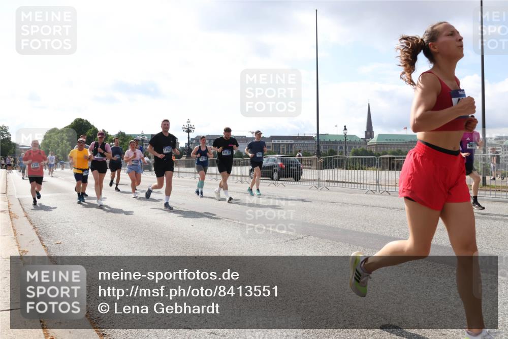29.06.2025 - hella hamburg halbmarathon Lena Gebhardt http://msf.ph/oto/8413551 29.06.2025 10:04:47 Lombardsbrücke 1347, 16995, 13533, 15532, 15532, 1316, 4951, 1126, 1213, 1316, 1347, 1377, 1559, 1674, 2011, 2424, 2463, 2628, 2698, 2852, 3071, 3413, 3994, 4146, 4293, 4394, 4538, 4587, 4951, 5354, 5365, 5869, 6311, 7302, 8049, 8089, 8217, 9019, 9489, 10100, 10213, 10709, 10834, 10962, 11088, 11551, 11595, 12125, 12924, 12998, 13242, 13327, 13533, 13625, 14340, 14436, 14917, 15532, 16128, 16134, 16145, 16357, 16579, 16753, 16989, 16995, 17112, 17113, 17434, 17814, 17818, 18189 meine-sportfotos.de