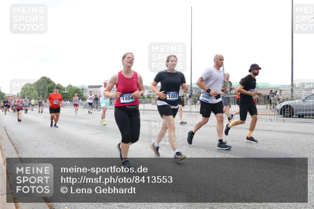 29.06.2025 - hella hamburg halbmarathon Lena Gebhardt http://msf.ph/oto/8413553 29.06.2025 10:51:20 Lombardsbrücke 1404, 1203, 9098, 1129, 1203, 1208, 1404, 1478, 1617, 1997, 2202, 2308, 2358, 2380, 2484, 2485, 2593, 2736, 2778, 2859, 3934, 4156, 4652, 4713, 4748, 4808, 4848, 4878, 4920, 5286, 5289, 5291, 5357, 5394, 5530, 5716, 5717, 6091, 6885, 6945, 6954, 6961, 7012, 7141, 7769, 7770, 7771, 7825, 7841, 7871, 7992, 8040, 8125, 8410, 8672, 8779, 9166, 9167, 9340, 9582, 9583, 9763, 10029, 10496, 10552, 10614, 10636, 11034, 11052, 11252, 11268, 11575, 11577 meine-sportfotos.de