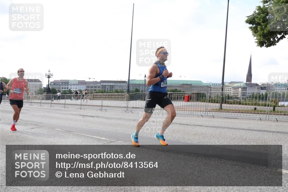 29.06.2025 - hella hamburg halbmarathon Lena Gebhardt http://msf.ph/oto/8413564 29.06.2025 09:39:52 Lombardsbrücke 16120, 214, 51, 53, 2144, 2659, 3720, 6380, 6699, 11342, 11678, 13016, 14717, 14932, 14933, 15166, 16120, 16548, 17402, 18694, 18848, 19108 meine-sportfotos.de