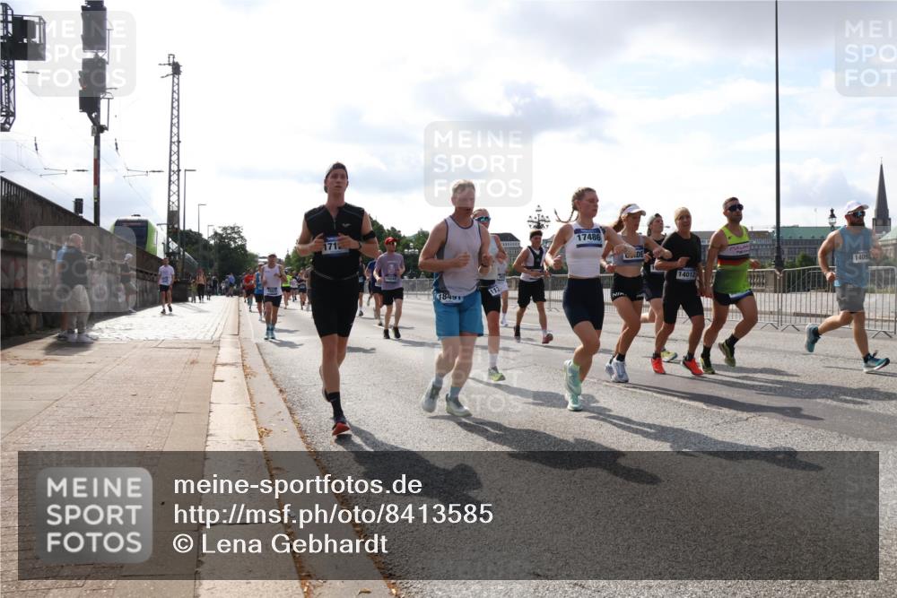 29.06.2025 - hella hamburg halbmarathon Lena Gebhardt http://msf.ph/oto/8413585 29.06.2025 09:50:38 Lombardsbrücke 171, 18491, 113, 17486, 14012, 14092, 1209, 1358, 1688, 1697, 1700, 1803, 1882, 2546, 2568, 2675, 2719, 2826, 3056, 3332, 3626, 4205, 4229, 4380, 4398, 4823, 4893, 5026, 5436, 5472, 5506, 5508, 5745, 5752, 5791, 5803, 5916, 6080, 6458, 6529, 6649, 6686, 6687, 6704, 7026, 7110, 7774, 8450, 8574, 8958, 9017, 9116, 9302, 9365, 10064, 10218, 10783, 10922, 11281, 11284, 11305, 11379, 11767, 12292, 12540, 12554, 12895, 13725 meine-sportfotos.de