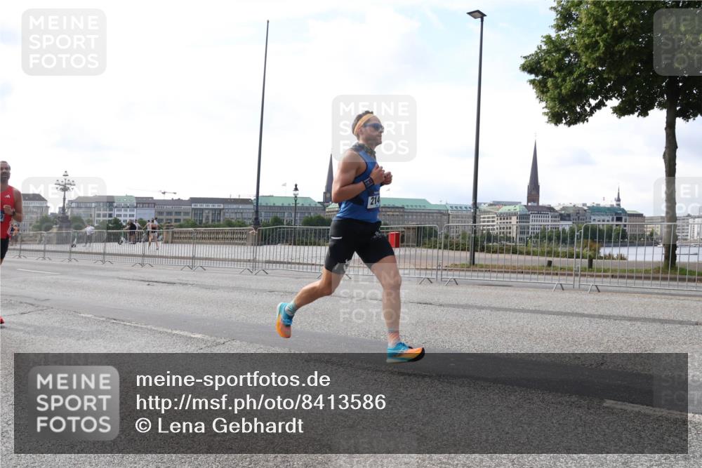 29.06.2025 - hella hamburg halbmarathon Lena Gebhardt http://msf.ph/oto/8413586 29.06.2025 09:39:53 Lombardsbrücke 214, 51, 53, 2144, 2659, 3720, 6380, 6699, 11342, 11678, 13016, 14717, 14932, 14933, 15166, 16120, 16548, 17402, 18694, 18848, 19108 meine-sportfotos.de