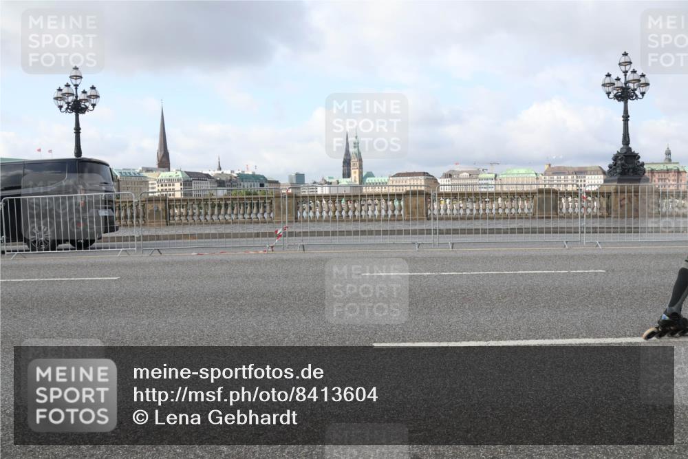 29.06.2025 - hella hamburg halbmarathon Lena Gebhardt http://msf.ph/oto/8413604 29.06.2025 08:55:45 Lombardsbrücke  meine-sportfotos.de