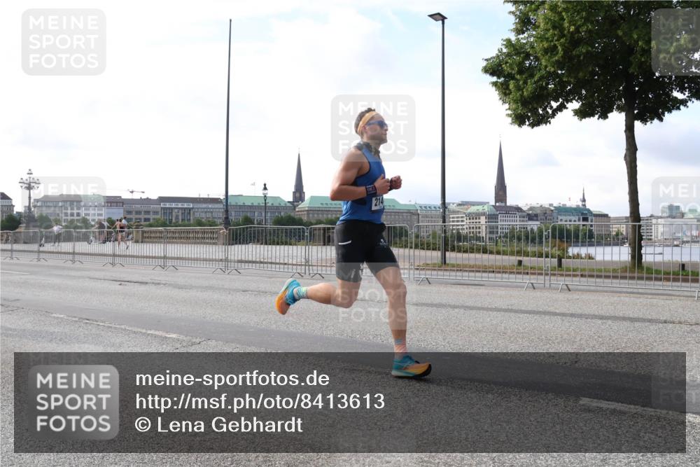 29.06.2025 - hella hamburg halbmarathon Lena Gebhardt http://msf.ph/oto/8413613 29.06.2025 09:39:53 Lombardsbrücke 214, 51, 53, 2144, 2659, 3720, 6380, 6699, 11342, 11678, 13016, 14717, 14932, 14933, 15166, 16120, 16548, 17402, 18694, 18848, 19108 meine-sportfotos.de