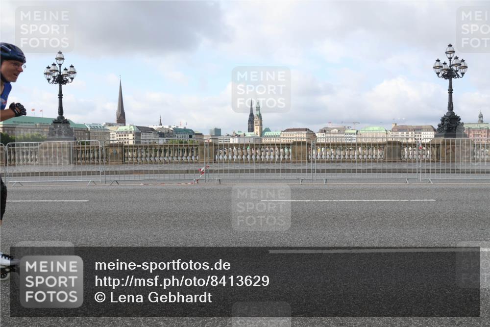 29.06.2025 - hella hamburg halbmarathon Lena Gebhardt http://msf.ph/oto/8413629 29.06.2025 08:55:45 Lombardsbrücke  meine-sportfotos.de