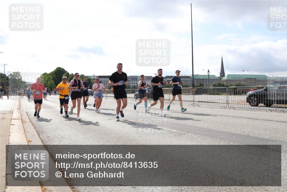 29.06.2025 - hella hamburg halbmarathon Lena Gebhardt http://msf.ph/oto/8413635 29.06.2025 10:04:48 Lombardsbrücke 1347, 17540, 1010, 16995, 15532, 1126, 1213, 1316, 1347, 1377, 1559, 1674, 2011, 2424, 2463, 2628, 2698, 2852, 3071, 3413, 3994, 4146, 4293, 4394, 4538, 4951, 5354, 5365, 5869, 6311, 7302, 8049, 8089, 8217, 9019, 9489, 10100, 10213, 10709, 10834, 10962, 11088, 11551, 11595, 12125, 12924, 12998, 13242, 13327, 13533, 13625, 14436, 14917, 15532, 16128, 16134, 16145, 16357, 16579, 16753, 16989, 16995, 17112, 17113, 17434, 17814, 17818, 18189 meine-sportfotos.de