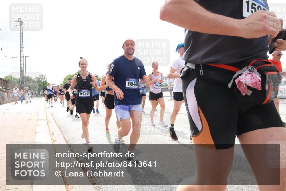 29.06.2025 - hella hamburg halbmarathon Lena Gebhardt http://msf.ph/oto/8413641 29.06.2025 10:42:03 Lombardsbrücke 7955, 6430, 1648, 3460, 14929, 15, 1039, 1314, 1509, 1623, 1624, 1648, 1712, 1752, 2145, 2523, 2974, 3276, 3326, 3459, 3460, 3568, 4329, 4353, 4541, 4735, 4736, 4787, 4885, 5419, 5432, 5671, 6136, 6137, 6153, 6320, 6430, 6436, 6450, 6618, 6828, 6837, 6846, 6917, 7357, 7477, 7955, 7968, 8004, 8014, 8162, 8163, 8300, 8301, 8443, 8459, 8712, 8848, 8897, 8908, 9008, 9223, 9370, 9467, 9588, 10027, 10623, 11011 meine-sportfotos.de