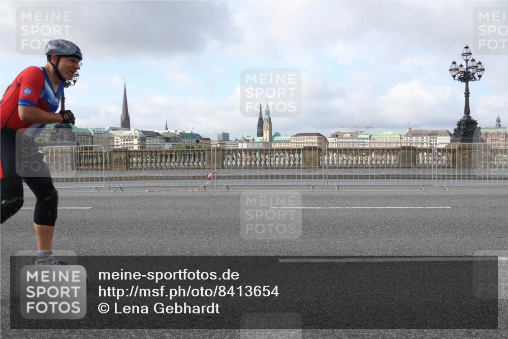 29.06.2025 - hella hamburg halbmarathon Lena Gebhardt http://msf.ph/oto/8413654 29.06.2025 08:55:45 Lombardsbrücke  meine-sportfotos.de