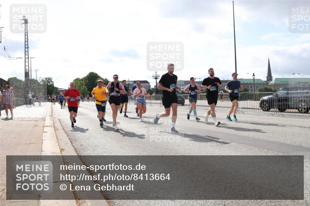 29.06.2025 - hella hamburg halbmarathon Lena Gebhardt http://msf.ph/oto/8413664 29.06.2025 10:04:48 Lombardsbrücke 13475, 1754, 16995, 1353, 1316, 15532, 1126, 1213, 1316, 1347, 1377, 1559, 1674, 2011, 2424, 2463, 2628, 2698, 2852, 3071, 3413, 3994, 4146, 4293, 4394, 4538, 4951, 5354, 5365, 5869, 6311, 7302, 8049, 8089, 8217, 9019, 9489, 10100, 10213, 10709, 10834, 10962, 11088, 11551, 11595, 12125, 12924, 12998, 13242, 13327, 13533, 13625, 14436, 14917, 15532, 16128, 16134, 16145, 16357, 16579, 16753, 16989, 16995, 17112, 17113, 17434, 17814, 17818, 18189 meine-sportfotos.de
