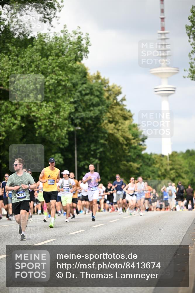 29.06.2025 - hella hamburg halbmarathon Dr. Thomas Lammeyer http://msf.ph/oto/8413674 29.06.2025 10:44:06 Kennedybrücke 1760, 2313, 2976, 3046, 3353, 3515, 3727, 3882, 3883, 3884, 4173, 4523, 4659, 4752, 4855, 6321, 6427, 6698, 6739, 7045, 7125, 7501, 7524, 8457, 8612, 8865, 8866, 9455, 9698, 9747, 9777, 10441, 10512, 10626, 10714, 10818, 10888, 10901, 11175, 11242 meine-sportfotos.de