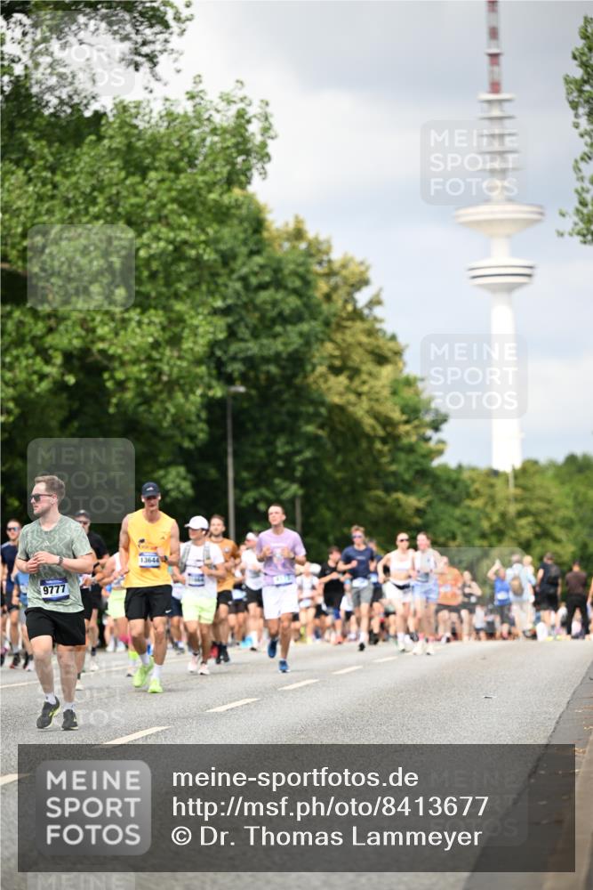 29.06.2025 - hella hamburg halbmarathon Dr. Thomas Lammeyer http://msf.ph/oto/8413677 29.06.2025 10:44:06 Kennedybrücke 1760, 2313, 2976, 3046, 3353, 3515, 3727, 3882, 3883, 3884, 4173, 4523, 4659, 4752, 4855, 6321, 6427, 6698, 6739, 7045, 7125, 7501, 7524, 8457, 8612, 8865, 8866, 9455, 9698, 9747, 9777, 10441, 10512, 10626, 10714, 10818, 10888, 10901, 11175, 11242 meine-sportfotos.de