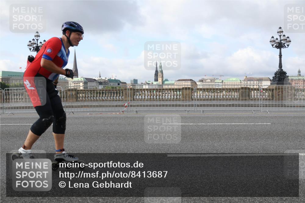 29.06.2025 - hella hamburg halbmarathon Lena Gebhardt http://msf.ph/oto/8413687 29.06.2025 08:55:45 Lombardsbrücke  meine-sportfotos.de