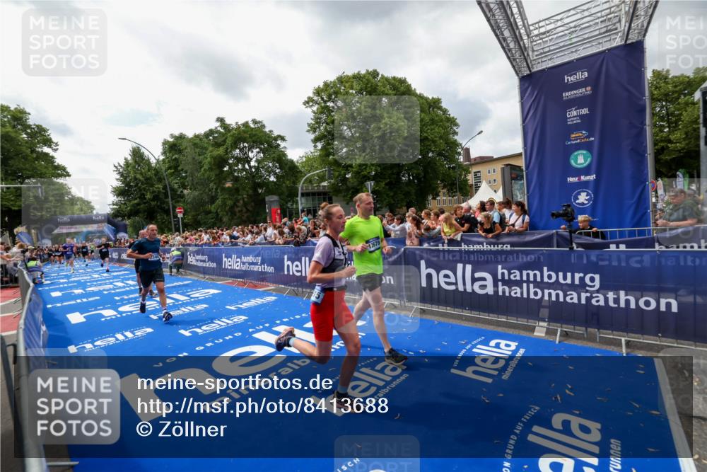 29.06.2025 - hella hamburg halbmarathon Zöllner http://msf.ph/oto/8413688 29.06.2025 10:47:53 Ziel 2340, 5915, 6836, 8564, 11961, 12679, 14383, 14730, 17451, 18356, 18836 meine-sportfotos.de