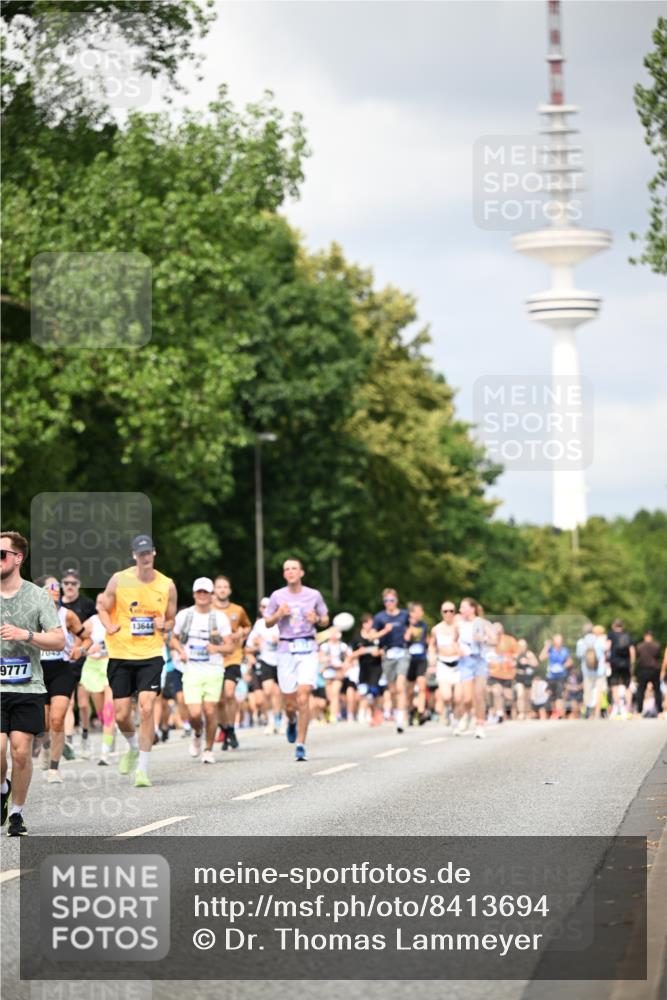29.06.2025 - hella hamburg halbmarathon Dr. Thomas Lammeyer http://msf.ph/oto/8413694 29.06.2025 10:44:07 Kennedybrücke 1760, 2313, 2976, 3046, 3237, 3353, 3515, 3727, 3882, 3883, 3884, 4173, 4523, 4659, 4752, 4855, 6321, 6427, 6698, 6739, 7045, 7125, 7455, 7501, 7524, 8612, 8865, 8866, 9455, 9698, 9747, 9777, 10441, 10512, 10626, 10714, 10818, 10888, 10901, 11175, 11242 meine-sportfotos.de