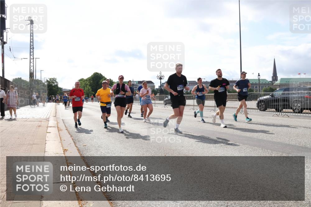 29.06.2025 - hella hamburg halbmarathon Lena Gebhardt http://msf.ph/oto/8413695 29.06.2025 10:04:48 Lombardsbrücke 1347, 17540, 1010, 16995, 13533, 15532, 1781, 1126, 1213, 1316, 1347, 1377, 1559, 1674, 2011, 2424, 2463, 2628, 2698, 2852, 3071, 3413, 3994, 4146, 4293, 4394, 4538, 4951, 5354, 5365, 5869, 6311, 7302, 8049, 8089, 8217, 9019, 9489, 10100, 10213, 10709, 10834, 10962, 11088, 11551, 11595, 12125, 12924, 12998, 13242, 13327, 13533, 13625, 14436, 14917, 15532, 16128, 16134, 16145, 16357, 16579, 16753, 16989, 16995, 17112, 17113, 17434, 17814, 17818, 18189 meine-sportfotos.de