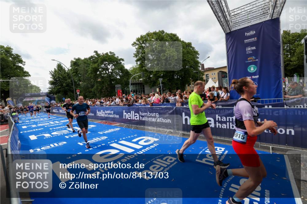 29.06.2025 - hella hamburg halbmarathon Zöllner http://msf.ph/oto/8413703 29.06.2025 10:47:53 Ziel 2340, 5915, 6836, 8564, 11961, 12679, 14383, 14730, 17451, 18356, 18836 meine-sportfotos.de