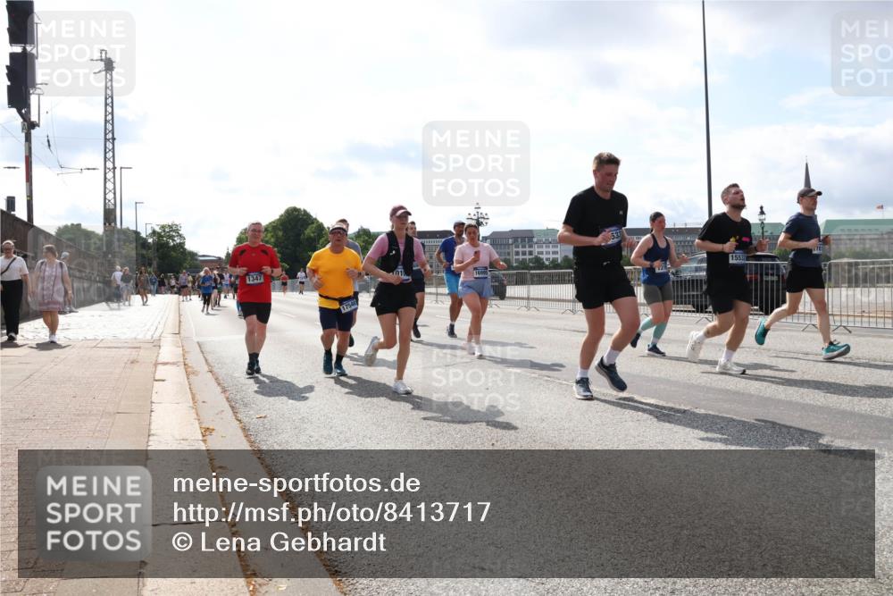 29.06.2025 - hella hamburg halbmarathon Lena Gebhardt http://msf.ph/oto/8413717 29.06.2025 10:04:49 Lombardsbrücke 1347, 17540, 15532, 16995, 1126, 1213, 1316, 1347, 1377, 1559, 1674, 2011, 2424, 2463, 2628, 2698, 2852, 3071, 3413, 3994, 4146, 4293, 4394, 4538, 4951, 5869, 6311, 6907, 6908, 7302, 8049, 8089, 8217, 9019, 9489, 10100, 10213, 10709, 10834, 10962, 11088, 11551, 11595, 12125, 12924, 13242, 13327, 13533, 13625, 14917, 15532, 16128, 16134, 16145, 16357, 16579, 16753, 16989, 16995, 17112, 17113, 17434, 17814, 17818, 18189 meine-sportfotos.de