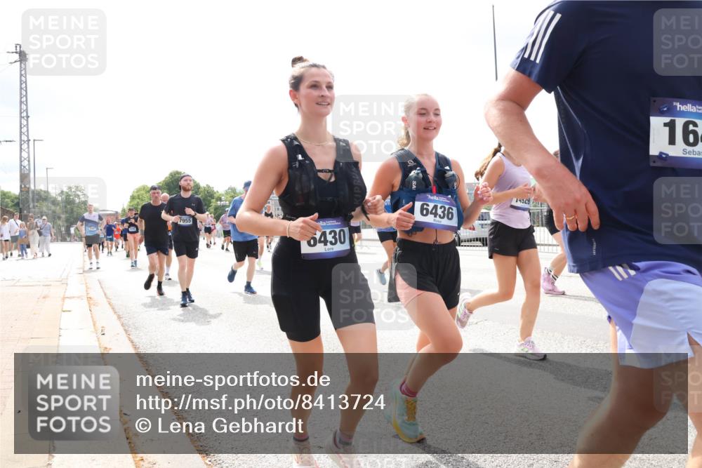 29.06.2025 - hella hamburg halbmarathon Lena Gebhardt http://msf.ph/oto/8413724 29.06.2025 10:42:04 Lombardsbrücke 7955, 6430, 6436, 74929, 16, 1039, 1360, 1509, 1623, 1624, 1648, 1712, 1752, 2145, 2523, 2974, 3276, 3326, 3459, 3460, 3568, 4329, 4353, 4541, 4735, 4736, 4787, 4885, 4892, 5419, 5432, 5671, 6136, 6137, 6153, 6320, 6430, 6436, 6450, 6618, 6828, 6837, 6846, 6917, 7357, 7477, 7955, 7968, 8004, 8014, 8162, 8163, 8300, 8301, 8443, 8459, 8712, 8848, 8897, 8908, 9008, 9223, 9370, 9467, 9588, 10027, 10623, 11011 meine-sportfotos.de