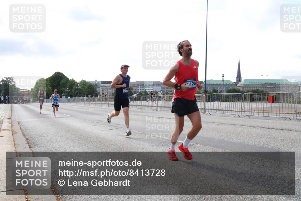 29.06.2025 - hella hamburg halbmarathon Lena Gebhardt http://msf.ph/oto/8413728 29.06.2025 09:39:54 Lombardsbrücke 3720, 120, 51, 53, 2144, 2659, 3720, 6380, 6699, 11342, 11678, 13016, 14717, 14932, 14933, 15166, 16120, 16548, 17402, 18694, 18848, 19108 meine-sportfotos.de