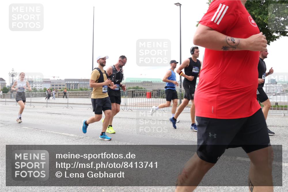 29.06.2025 - hella hamburg halbmarathon Lena Gebhardt http://msf.ph/oto/8413741 29.06.2025 10:25:56 Lombardsbrücke 12074, 437, 505, 14223, 1093, 1305, 1479, 1481, 3343, 3765, 4378, 4797, 5028, 5497, 6159, 6663, 8276, 8674, 8881, 9811, 10104, 10219, 10845, 10846, 11139, 11596, 11662, 11699, 11828, 11859, 12074, 12505, 12838, 12945, 12946, 13653, 13842, 14063, 14179, 14223, 14356, 14726, 14936, 15283, 16289, 16354, 16381, 16927, 17369, 19144 meine-sportfotos.de
