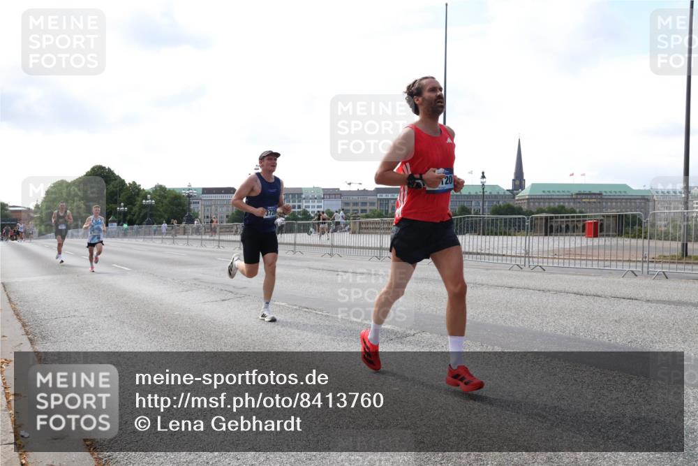 29.06.2025 - hella hamburg halbmarathon Lena Gebhardt http://msf.ph/oto/8413760 29.06.2025 09:39:54 Lombardsbrücke 3720, 20, 51, 53, 2144, 2659, 3720, 6380, 6699, 11342, 11678, 13016, 14717, 14932, 14933, 15166, 16120, 16548, 17402, 18694, 18848, 19108 meine-sportfotos.de