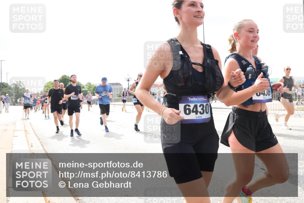 29.06.2025 - hella hamburg halbmarathon Lena Gebhardt http://msf.ph/oto/8413786 29.06.2025 10:42:04 Lombardsbrücke 7955, 11207, 8940, 6430, 0436, 1039, 1360, 1509, 1623, 1624, 1648, 1712, 1752, 2145, 2523, 2974, 3276, 3326, 3459, 3460, 3568, 4329, 4353, 4541, 4735, 4736, 4787, 4885, 4892, 5419, 5432, 5671, 6136, 6137, 6153, 6320, 6430, 6436, 6450, 6618, 6828, 6837, 6846, 6917, 7357, 7477, 7955, 7968, 8004, 8014, 8162, 8163, 8300, 8301, 8443, 8459, 8712, 8848, 8897, 8908, 9008, 9223, 9370, 9467, 9588, 10027, 10623, 11011 meine-sportfotos.de