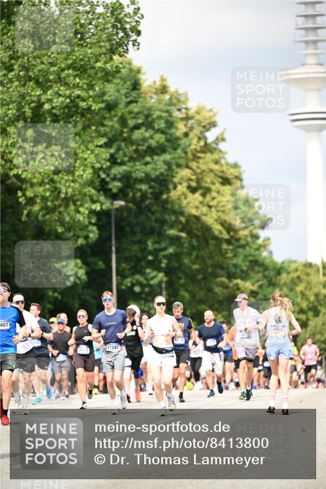 29.06.2025 - hella hamburg halbmarathon Dr. Thomas Lammeyer http://msf.ph/oto/8413800 29.06.2025 10:44:12 Kennedybrücke 1760, 2019, 2313, 2976, 3046, 3237, 3353, 3515, 3727, 3808, 3882, 3883, 3884, 4173, 4523, 4659, 4752, 5229, 5876, 5877, 6427, 6698, 6739, 7045, 7125, 7455, 7456, 7524, 7675, 7850, 7984, 8612, 8865, 8866, 9455, 9698, 9747, 9777, 10441, 10512, 10626, 10714, 10818, 10888, 10901, 11175, 11242 meine-sportfotos.de