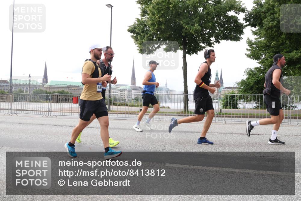 29.06.2025 - hella hamburg halbmarathon Lena Gebhardt http://msf.ph/oto/8413812 29.06.2025 10:25:56 Lombardsbrücke 43, 1093, 1305, 1479, 1481, 3343, 3765, 4378, 4797, 5028, 5497, 6159, 6663, 8276, 8674, 8881, 9811, 10104, 10219, 10845, 10846, 11139, 11596, 11662, 11699, 11828, 11859, 12074, 12505, 12838, 12945, 12946, 13653, 13842, 14063, 14179, 14223, 14356, 14726, 14936, 15283, 16289, 16354, 16381, 16927, 17369, 19144 meine-sportfotos.de