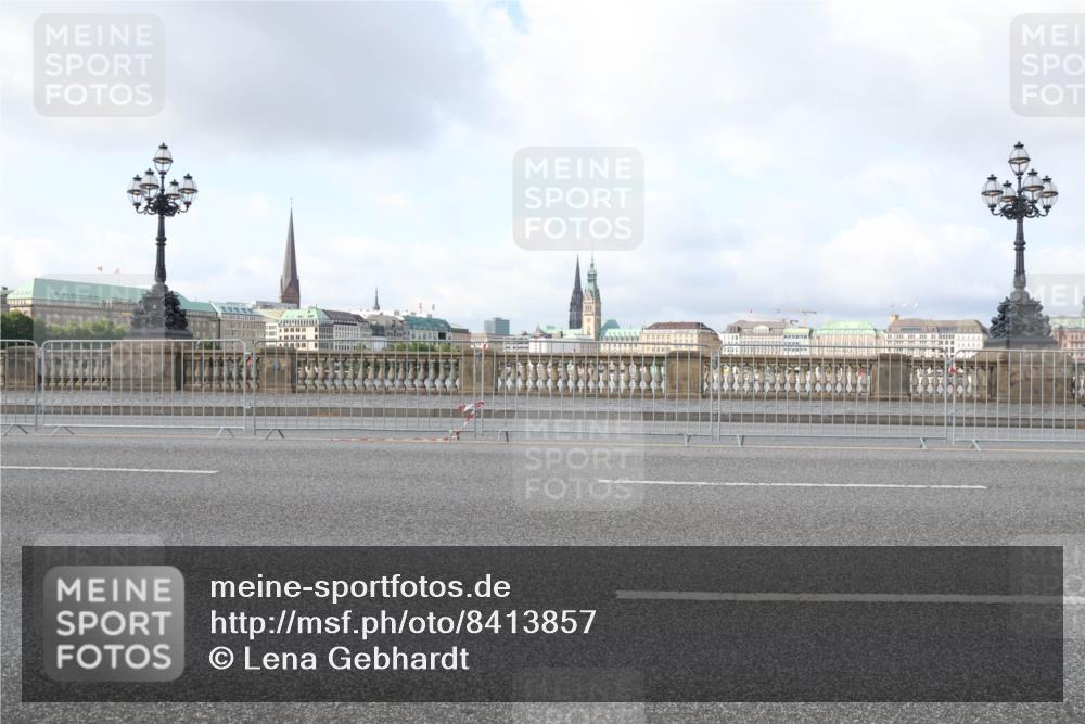 29.06.2025 - hella hamburg halbmarathon Lena Gebhardt http://msf.ph/oto/8413857 29.06.2025 08:55:53 Lombardsbrücke  meine-sportfotos.de