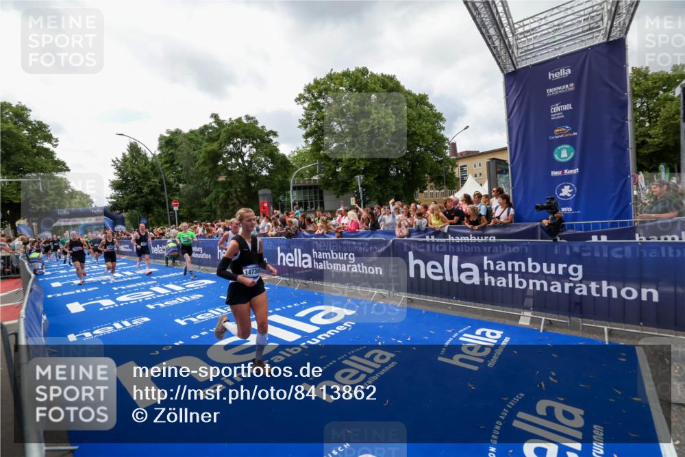 29.06.2025 - hella hamburg halbmarathon Zöllner http://msf.ph/oto/8413862 29.06.2025 10:48:01 Ziel 1604, 1613, 4528, 4601, 5022, 6377, 12808, 14730, 15333, 16766, 17451, 18206, 18922, 19198 meine-sportfotos.de