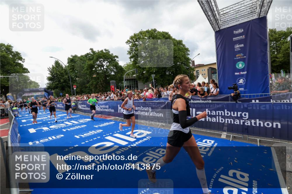 29.06.2025 - hella hamburg halbmarathon Zöllner http://msf.ph/oto/8413875 29.06.2025 10:48:01 Ziel 1604, 1613, 4528, 4601, 5022, 6377, 12808, 14730, 15333, 16766, 17451, 18206, 18922, 19198 meine-sportfotos.de