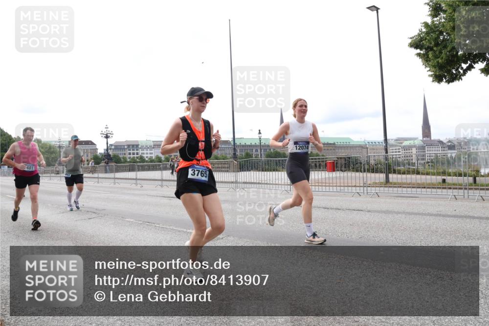 29.06.2025 - hella hamburg halbmarathon Lena Gebhardt http://msf.ph/oto/8413907 29.06.2025 10:25:57 Lombardsbrücke 481, 3765, 12074, 1093, 1305, 1479, 1481, 3343, 3765, 4378, 4797, 5028, 5497, 6159, 6663, 8276, 8306, 8674, 8881, 9811, 10104, 10219, 10845, 10846, 11139, 11596, 11699, 11828, 11859, 12074, 12505, 12838, 12945, 12946, 13653, 13842, 14063, 14179, 14223, 14356, 14726, 14936, 15283, 16289, 16354, 16381, 16927, 17369, 19144 meine-sportfotos.de