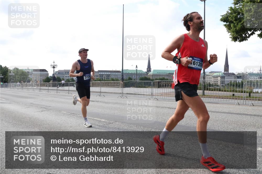 29.06.2025 - hella hamburg halbmarathon Lena Gebhardt http://msf.ph/oto/8413929 29.06.2025 09:39:54 Lombardsbrücke 3720, 6120, 51, 53, 2144, 2659, 3720, 6380, 6699, 11342, 11678, 13016, 14717, 14932, 14933, 15166, 16120, 16548, 17402, 18694, 18848, 19108 meine-sportfotos.de