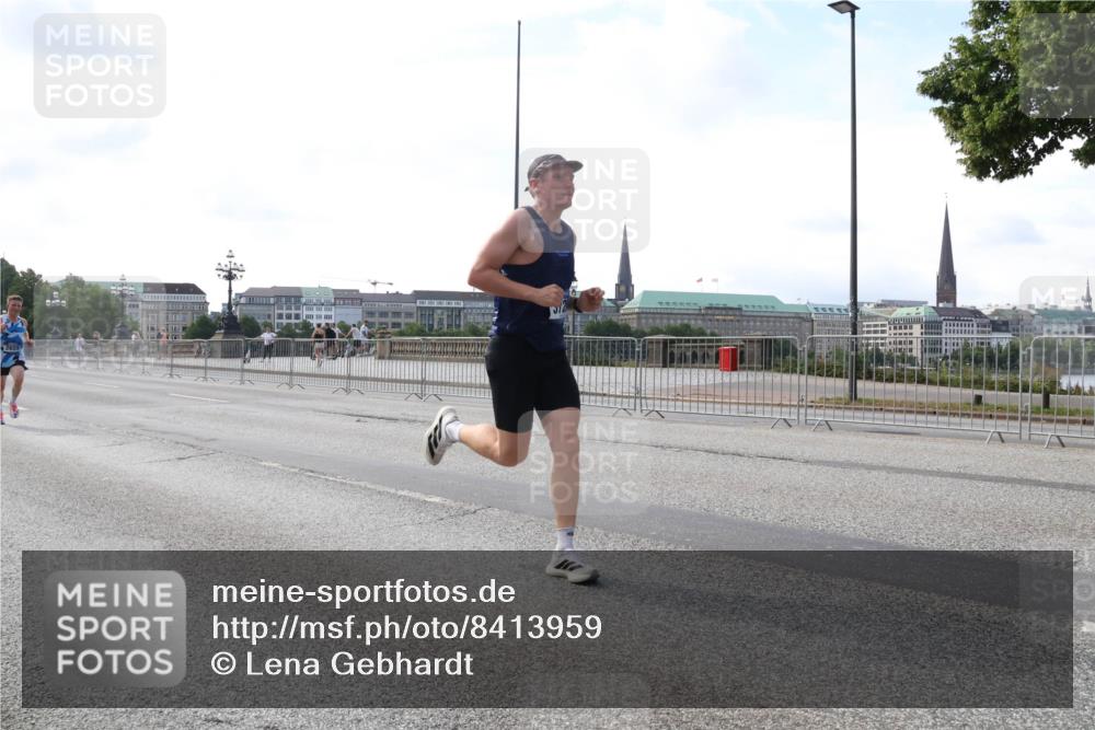 29.06.2025 - hella hamburg halbmarathon Lena Gebhardt http://msf.ph/oto/8413959 29.06.2025 09:39:54 Lombardsbrücke 2659, 51, 53, 2144, 2659, 3720, 6380, 6699, 11342, 11678, 13016, 14717, 14932, 14933, 15166, 16120, 16548, 17402, 18694, 18848, 19108 meine-sportfotos.de
