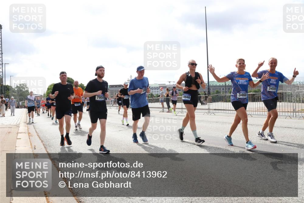 29.06.2025 - hella hamburg halbmarathon Lena Gebhardt http://msf.ph/oto/8413962 29.06.2025 10:42:05 Lombardsbrücke 7955, 20, 8908, 17423, 3459, 3460, 18940, 1039, 1150, 1360, 1509, 1624, 1648, 1712, 1752, 2145, 2523, 2974, 3276, 3326, 3459, 3460, 3568, 4329, 4353, 4541, 4735, 4736, 4787, 4885, 4891, 4892, 5419, 5432, 5671, 6136, 6137, 6153, 6320, 6430, 6436, 6450, 6618, 6828, 6837, 6846, 6917, 7357, 7477, 7557, 7955, 7968, 8004, 8014, 8162, 8163, 8300, 8301, 8443, 8459, 8712, 8897, 8908, 9008, 9223, 9370, 9467, 9588, 10027, 10623, 11011 meine-sportfotos.de