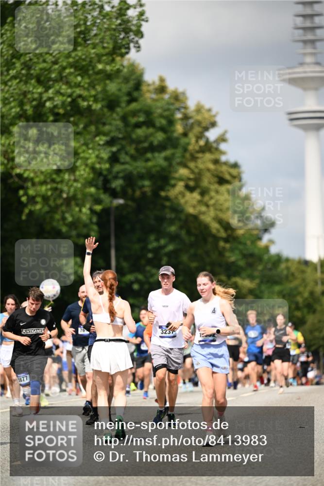 29.06.2025 - hella hamburg halbmarathon Dr. Thomas Lammeyer http://msf.ph/oto/8413983 29.06.2025 10:44:18 Kennedybrücke 1058, 1760, 2019, 2313, 2888, 2976, 3046, 3237, 3515, 3808, 3882, 3883, 3884, 4173, 4523, 4752, 5229, 5263, 5701, 5876, 5877, 6427, 6698, 6739, 6866, 6876, 7045, 7455, 7456, 7524, 7675, 7850, 7984, 8107, 8391, 8612, 8865, 8866, 9698, 9747, 9777, 10441, 10512, 10626, 10714, 10806, 10818, 11175, 11242 meine-sportfotos.de