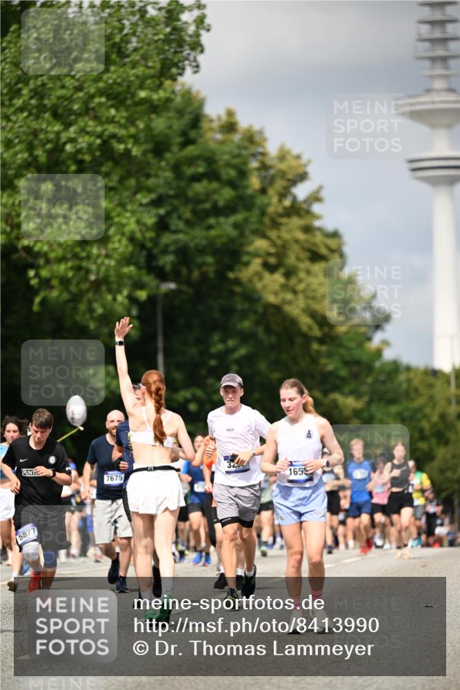29.06.2025 - hella hamburg halbmarathon Dr. Thomas Lammeyer http://msf.ph/oto/8413990 29.06.2025 10:44:18 Kennedybrücke 1058, 1760, 2019, 2313, 2888, 2976, 3046, 3237, 3515, 3808, 3882, 3883, 3884, 4173, 4523, 4752, 5229, 5263, 5701, 5876, 5877, 6427, 6698, 6739, 6866, 6876, 7045, 7455, 7456, 7524, 7675, 7850, 7984, 8107, 8391, 8612, 8865, 8866, 9698, 9747, 9777, 10441, 10512, 10626, 10714, 10806, 10818, 11175, 11242 meine-sportfotos.de