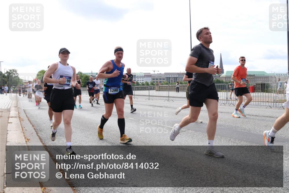 29.06.2025 - hella hamburg halbmarathon Lena Gebhardt http://msf.ph/oto/8414032 29.06.2025 10:17:24 Lombardsbrücke 99, 1298, 10377, 1015, 1083, 1137, 1204, 1298, 1331, 1348, 1356, 1477, 1553, 1795, 2225, 2259, 2305, 2548, 2860, 2908, 3210, 3464, 3466, 3622, 3802, 3803, 4194, 4218, 4852, 5002, 5023, 5390, 5929, 5930, 5995, 6126, 6128, 6254, 6336, 6352, 6520, 6522, 6786, 7011, 7114, 7115, 7257, 7258, 7291, 7345, 7376, 7410, 7413, 7445, 7566, 7647, 7844, 7928, 7945, 8210, 8253, 8263, 8309, 8351, 8433, 8513, 8558, 8895, 8983, 9152, 9259, 9848 meine-sportfotos.de