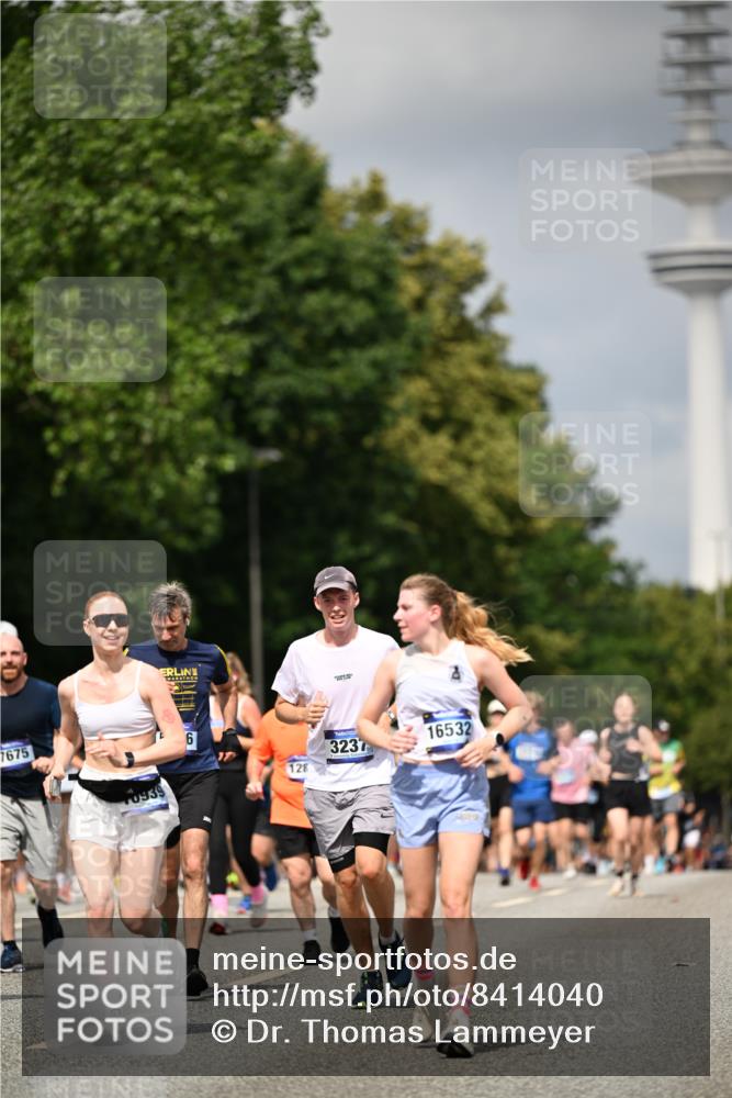 29.06.2025 - hella hamburg halbmarathon Dr. Thomas Lammeyer http://msf.ph/oto/8414040 29.06.2025 10:44:20 Kennedybrücke 1058, 1760, 2019, 2313, 2888, 2976, 3046, 3237, 3515, 3808, 3882, 3883, 3884, 4173, 4752, 5229, 5263, 5701, 5876, 5877, 5901, 6427, 6739, 6866, 6876, 7045, 7455, 7456, 7524, 7675, 7850, 7984, 8107, 8391, 8612, 8865, 8866, 9698, 9747, 9777, 10441, 10512, 10626, 10806, 10818, 11175, 11242 meine-sportfotos.de
