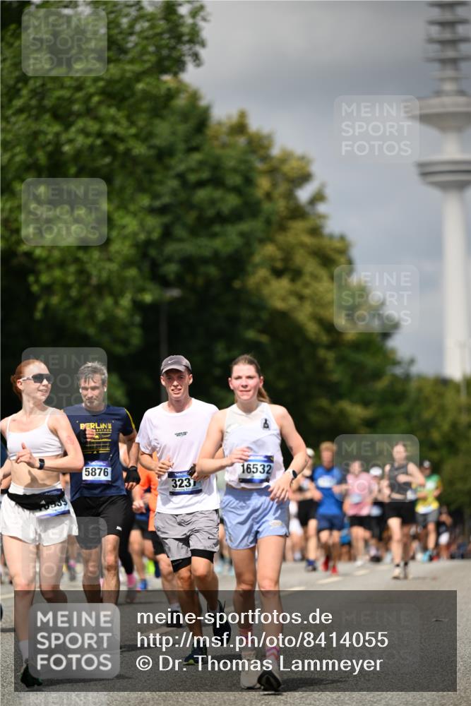 29.06.2025 - hella hamburg halbmarathon Dr. Thomas Lammeyer http://msf.ph/oto/8414055 29.06.2025 10:44:21 Kennedybrücke 1058, 1760, 2019, 2313, 2888, 2976, 3046, 3237, 3515, 3808, 3882, 3883, 3884, 4173, 4752, 5229, 5263, 5654, 5701, 5876, 5877, 5901, 6427, 6739, 6866, 6876, 7045, 7174, 7455, 7456, 7524, 7675, 7850, 7984, 8107, 8391, 8612, 8865, 8866, 9495, 9698, 9747, 9777, 10441, 10512, 10626, 10806, 10818, 11175, 11242 meine-sportfotos.de