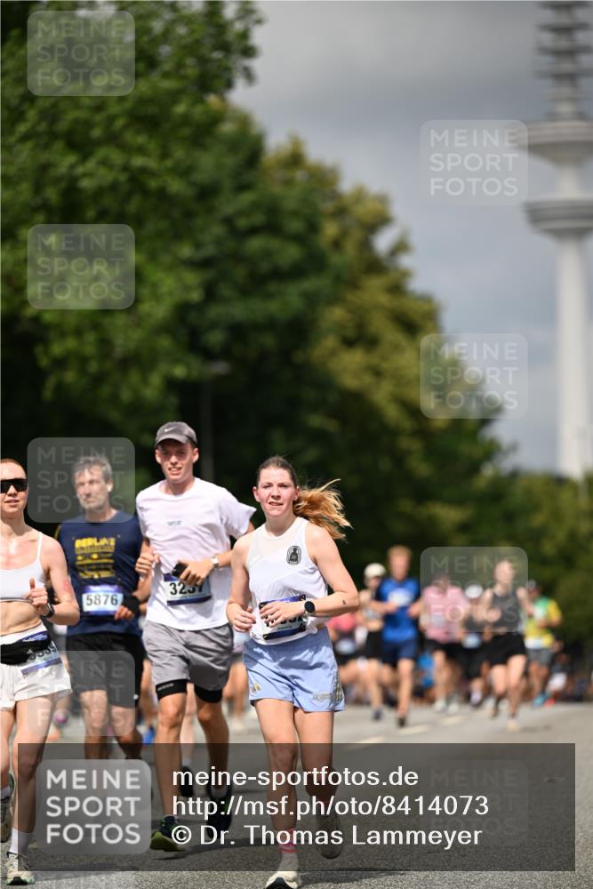 29.06.2025 - hella hamburg halbmarathon Dr. Thomas Lammeyer http://msf.ph/oto/8414073 29.06.2025 10:44:21 Kennedybrücke 1058, 1760, 2019, 2313, 2888, 2976, 3046, 3237, 3515, 3808, 3882, 3883, 3884, 4173, 4752, 5229, 5263, 5654, 5701, 5876, 5877, 5901, 6427, 6739, 6866, 6876, 7045, 7174, 7455, 7456, 7524, 7675, 7850, 7984, 8107, 8391, 8612, 8865, 8866, 9495, 9698, 9747, 9777, 10441, 10512, 10626, 10806, 10818, 11175, 11242 meine-sportfotos.de