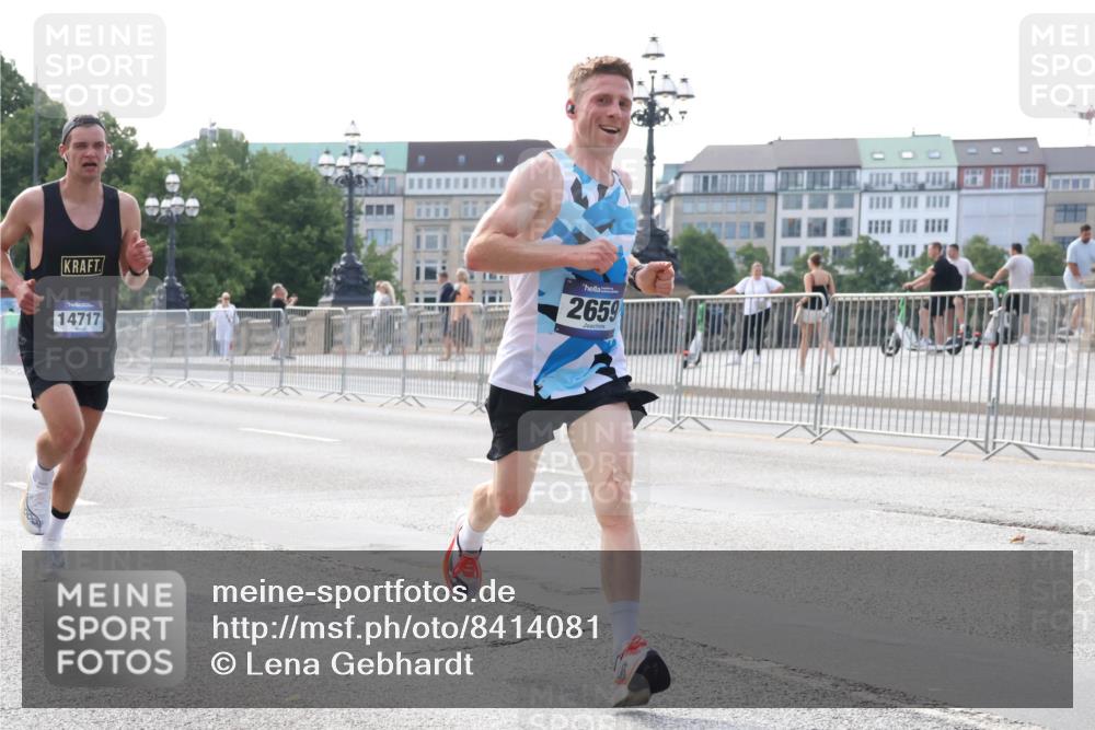 29.06.2025 - hella hamburg halbmarathon Lena Gebhardt http://msf.ph/oto/8414081 29.06.2025 09:39:56 Lombardsbrücke 14717, 2659, 000, 51, 53, 2144, 2659, 3720, 6380, 6699, 11342, 11678, 13016, 14717, 14932, 14933, 15166, 16120, 16548, 17402, 18848, 19108 meine-sportfotos.de