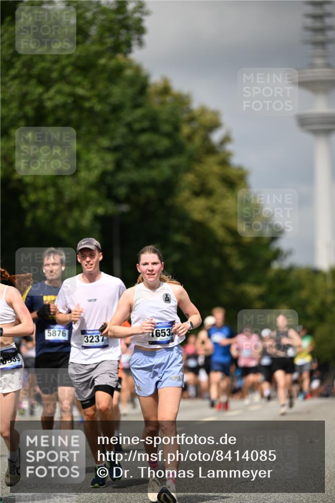 29.06.2025 - hella hamburg halbmarathon Dr. Thomas Lammeyer http://msf.ph/oto/8414085 29.06.2025 10:44:22 Kennedybrücke 1058, 1586, 1760, 2019, 2313, 2888, 2976, 3237, 3515, 3808, 3882, 3883, 3884, 4173, 4752, 5229, 5263, 5654, 5701, 5876, 5877, 5901, 6427, 6866, 6876, 7045, 7174, 7455, 7456, 7524, 7675, 7850, 7984, 8107, 8391, 8612, 8865, 8866, 9495, 9698, 9747, 9777, 10441, 10512, 10626, 10806, 10818, 11175, 11242, 11244 meine-sportfotos.de