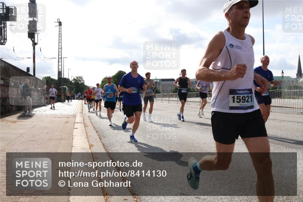 29.06.2025 - hella hamburg halbmarathon Lena Gebhardt http://msf.ph/oto/8414130 29.06.2025 09:50:42 Lombardsbrücke 60, 064, 15623, 17726, 17623, 15921, 1209, 1358, 1441, 1688, 1697, 1700, 1882, 2546, 2568, 2675, 2719, 2826, 3056, 3332, 3626, 3947, 4205, 4229, 4380, 4398, 4823, 4893, 5026, 5436, 5472, 5506, 5508, 5745, 5752, 5791, 5803, 5916, 6080, 6429, 6458, 6529, 6639, 6649, 6686, 6687, 7026, 7110, 8091, 8450, 8574, 8958, 9017, 9116, 9302, 9365, 10064, 10218, 10783, 10922, 11281, 11284, 11305, 11379, 11767, 12292, 12895, 13725 meine-sportfotos.de
