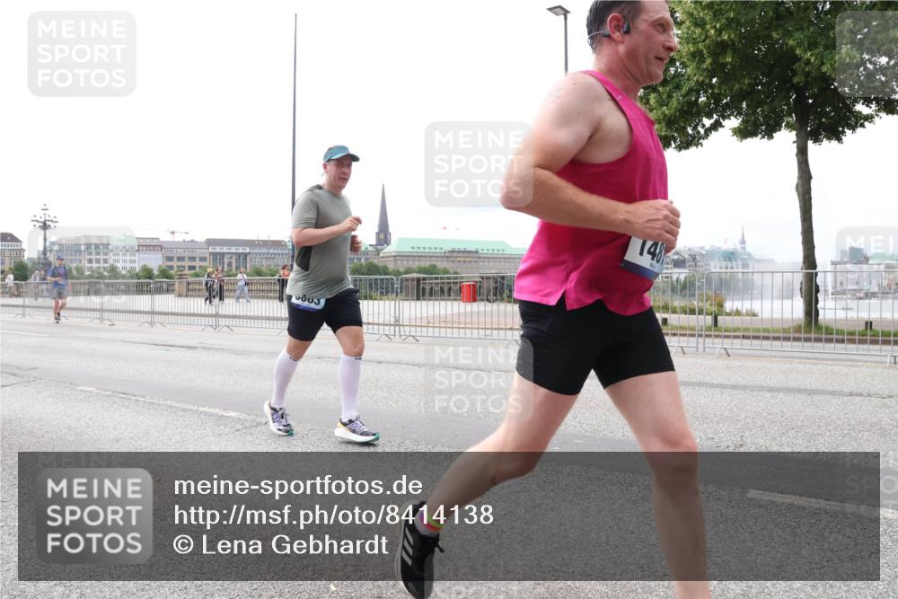 29.06.2025 - hella hamburg halbmarathon Lena Gebhardt http://msf.ph/oto/8414138 29.06.2025 10:26:00 Lombardsbrücke 148, 1093, 1305, 1479, 1481, 3343, 3617, 3765, 4378, 4797, 5028, 5497, 6159, 6663, 8276, 8306, 8674, 8881, 9811, 10104, 10219, 11107, 11139, 11596, 11699, 11828, 11859, 12074, 12505, 12826, 12827, 12838, 12945, 12946, 13653, 14063, 14179, 14223, 14356, 14726, 14936, 15283, 16289, 16354, 16381, 16927, 17369, 19144 meine-sportfotos.de