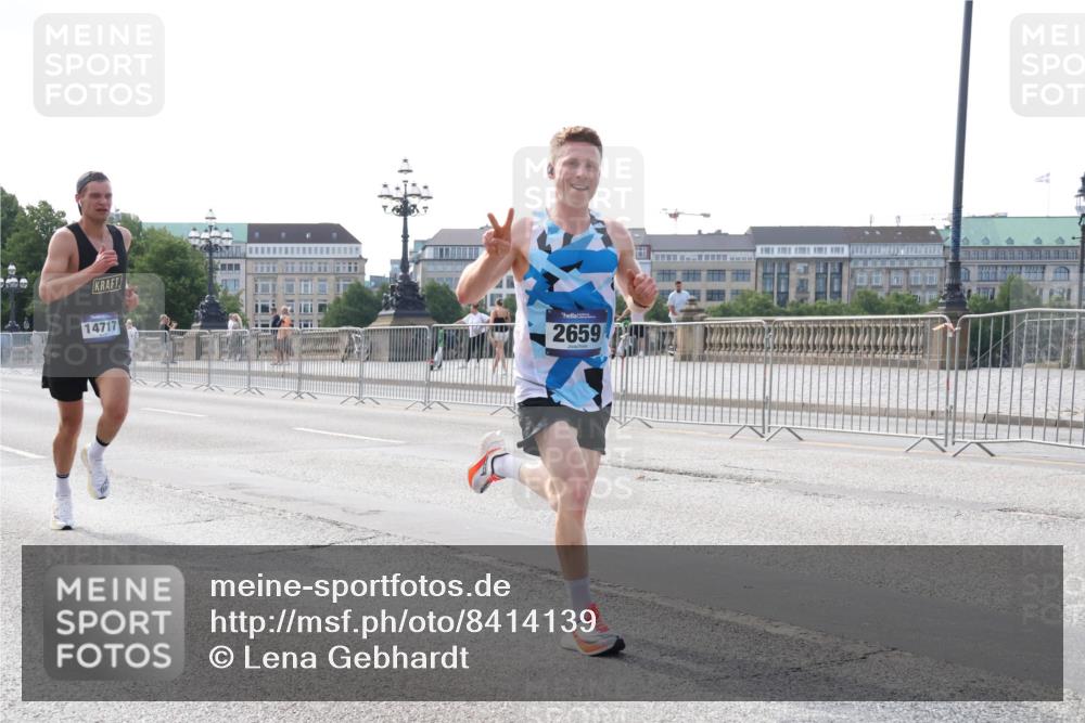 29.06.2025 - hella hamburg halbmarathon Lena Gebhardt http://msf.ph/oto/8414139 29.06.2025 09:39:56 Lombardsbrücke 14717, 2659, 51, 53, 2144, 2659, 3720, 6380, 6699, 11342, 11678, 13016, 14717, 14932, 14933, 15166, 16120, 16548, 17402, 18848, 19108 meine-sportfotos.de