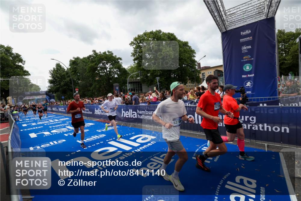 29.06.2025 - hella hamburg halbmarathon Zöllner http://msf.ph/oto/8414140 29.06.2025 10:48:11 Ziel 1086, 1914, 4324, 4711, 9544, 9626, 9638, 12685, 12706, 12724, 12747, 13570, 14192, 14814, 15590, 15973, 15981, 16094, 16149, 16269 meine-sportfotos.de