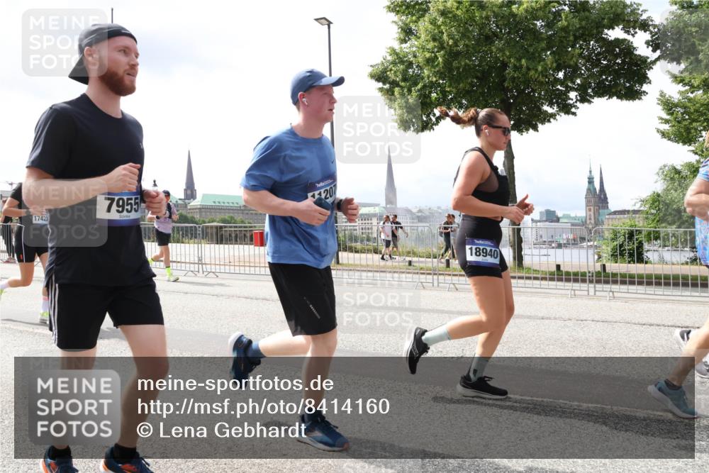 29.06.2025 - hella hamburg halbmarathon Lena Gebhardt http://msf.ph/oto/8414160 29.06.2025 10:42:06 Lombardsbrücke 17423, 7955, 1207, 18940, 1039, 1150, 1360, 1509, 1624, 1648, 1712, 1752, 2145, 2523, 2974, 3276, 3326, 3459, 3460, 3568, 4329, 4353, 4541, 4735, 4736, 4787, 4885, 4891, 4892, 5419, 5432, 5671, 5810, 6136, 6137, 6153, 6320, 6430, 6436, 6450, 6618, 6828, 6837, 6846, 6917, 7260, 7357, 7477, 7557, 7955, 7968, 8004, 8014, 8162, 8163, 8300, 8301, 8443, 8459, 8712, 8897, 8908, 9008, 9223, 9370, 9467, 9588, 10027, 10623 meine-sportfotos.de